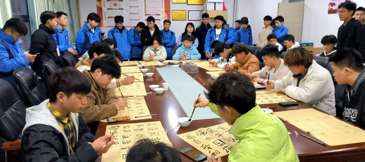 機(jī)電汽車工程系舉辦“翰墨歌盛世，青春頌黨恩”校園書法大賽初賽