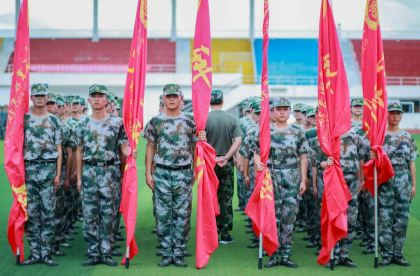 當(dāng)迷彩邂逅青春，記錄工職院軍訓(xùn)生活